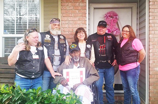 Covenant Care volunteers visit Veterans at home